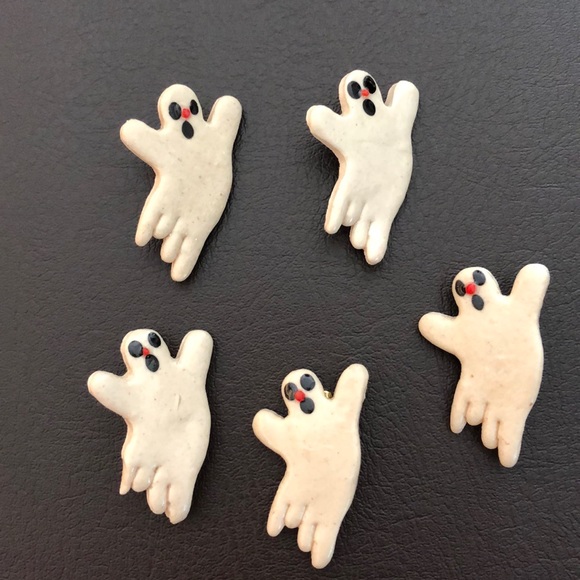 Ghost pins - Picture 1 of 3